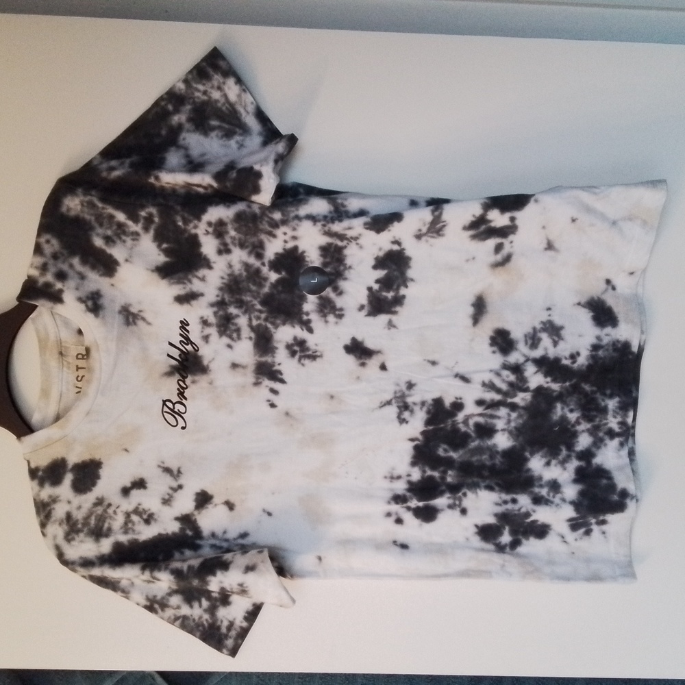 "Brooklyn" black and white tie dye short sleeve Tee size Large